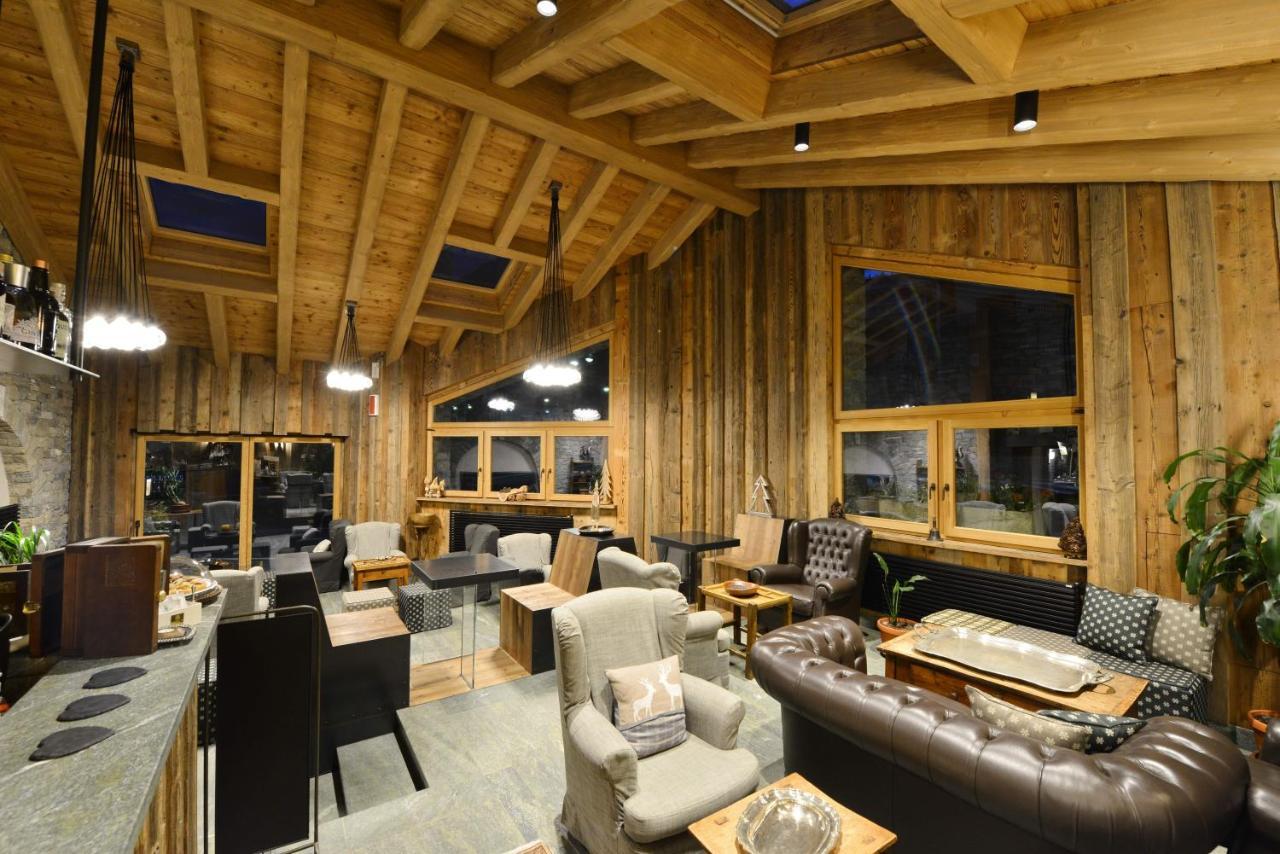 Hotel Maison Saint Jean Courmayeur Bagian luar foto