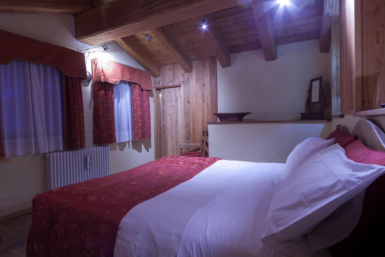 Hotel Maison Saint Jean Courmayeur Bagian luar foto