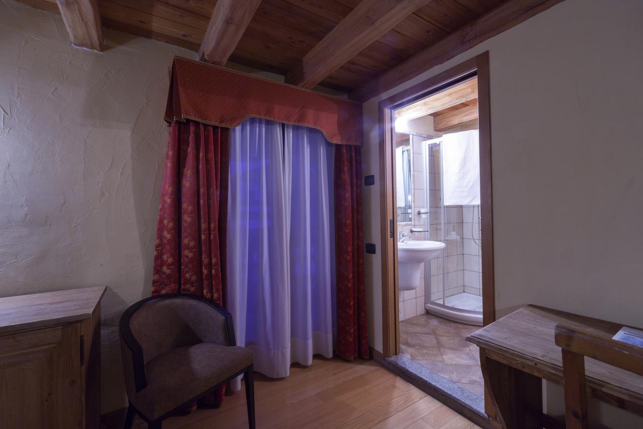 Hotel Maison Saint Jean Courmayeur Bagian luar foto