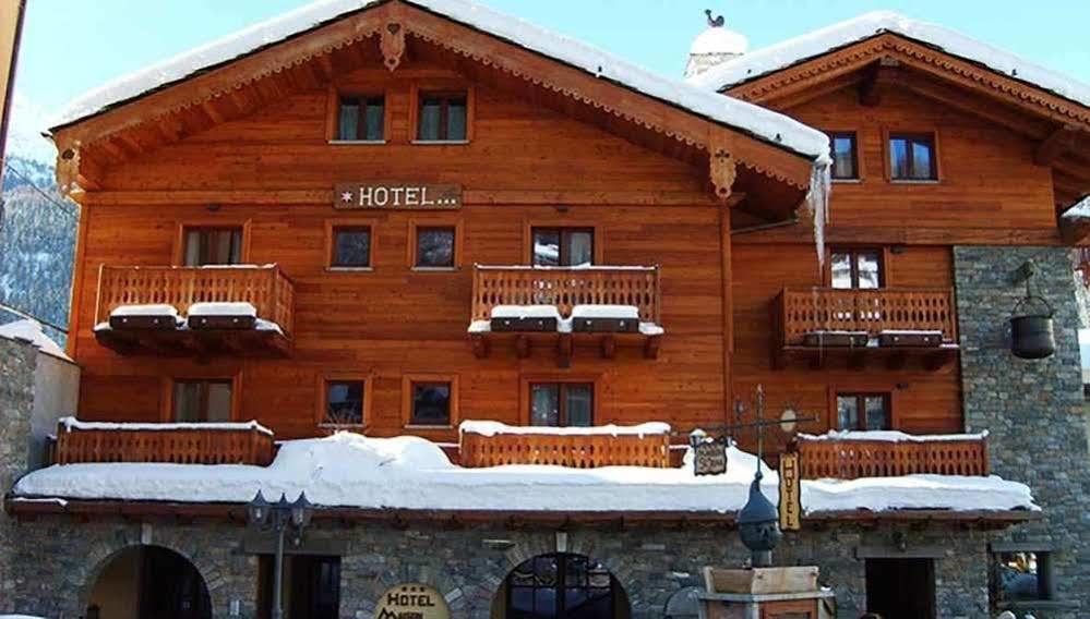 Hotel Maison Saint Jean Courmayeur Bagian luar foto